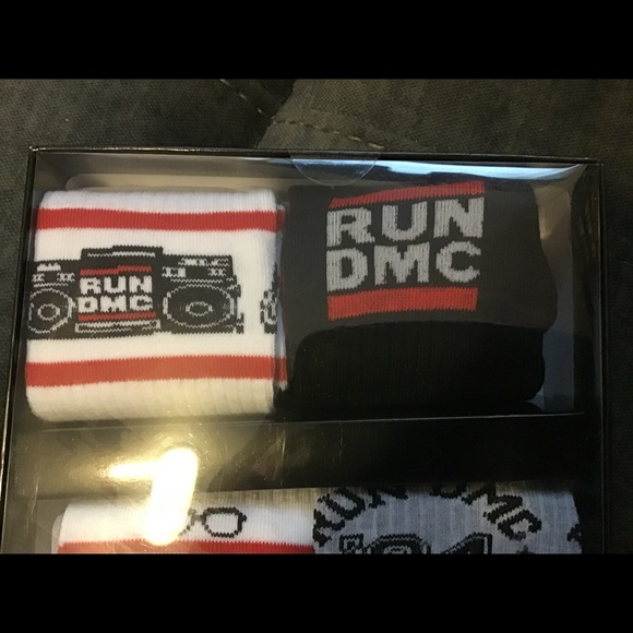 RUN DMC 4 pair Mens Crew Socks Keepsake Box Hip Hop Rap Music NWT Size 10-13 - Picture 5 of 6